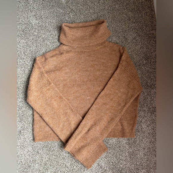 Brown turtleneck sweater - Picture 1 of 4